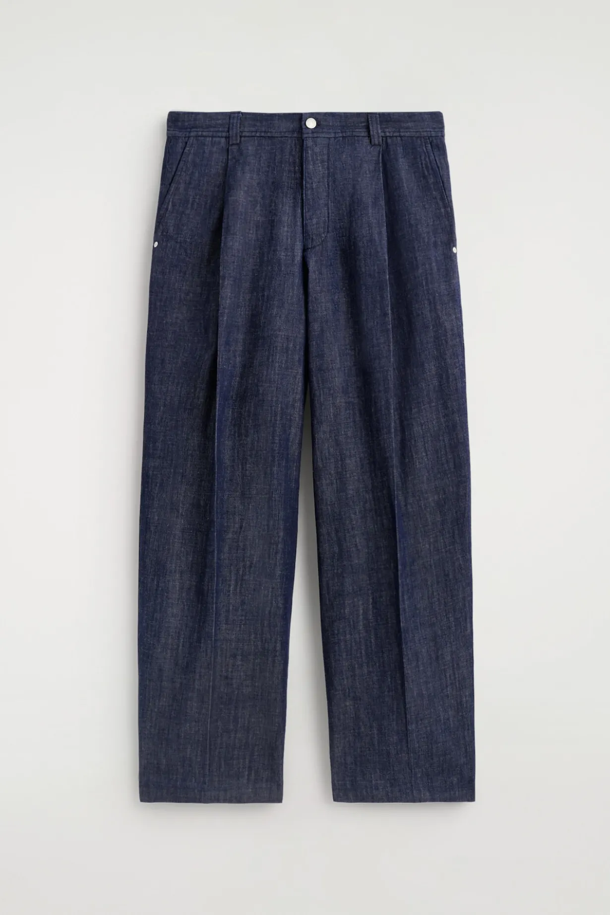 HOSE AUS DENIM MIT WEITEM BEIN UND BÜGELFALTEN