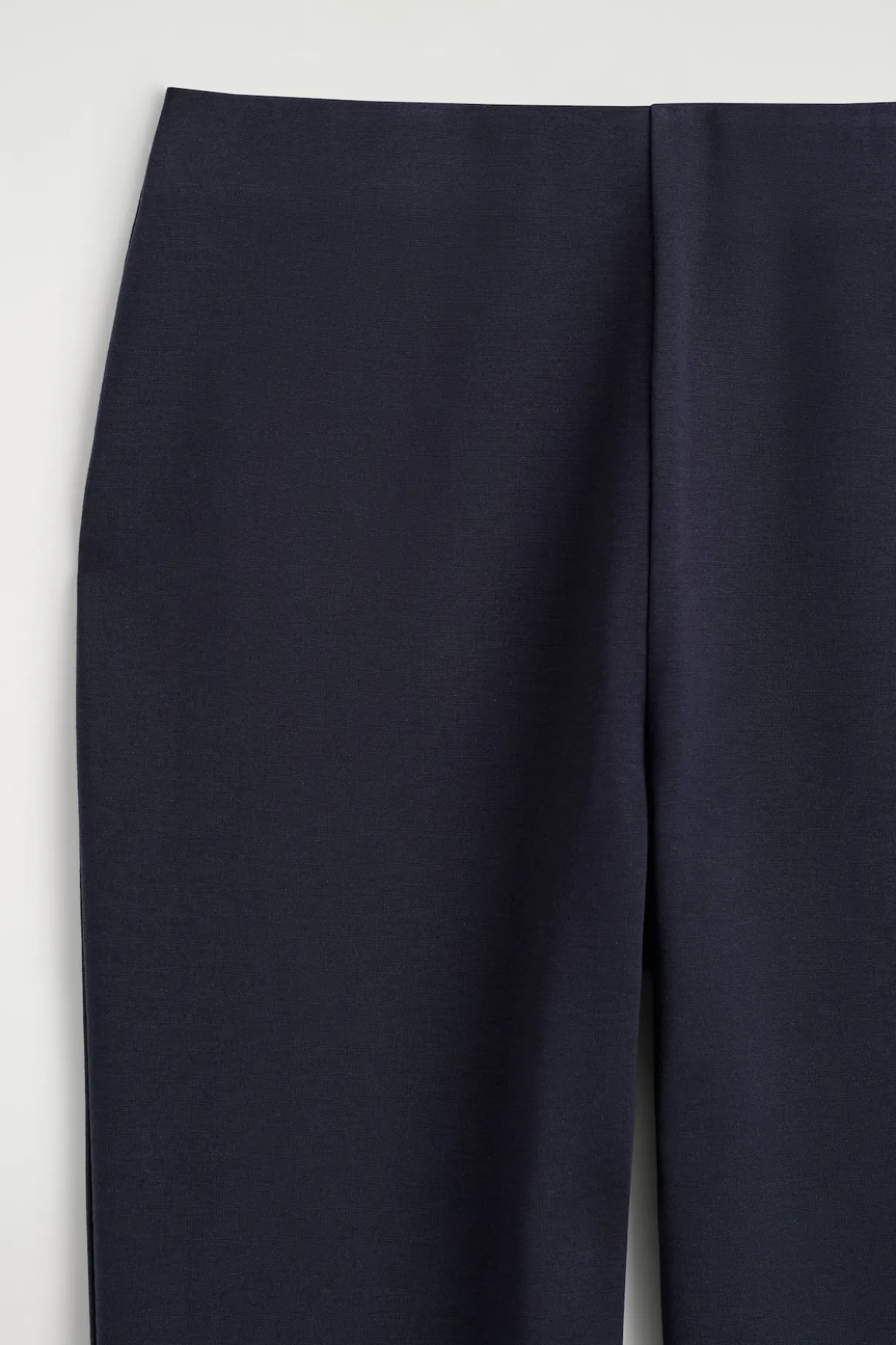 HOSE AUS JERSEY MIT GERADEM BEIN