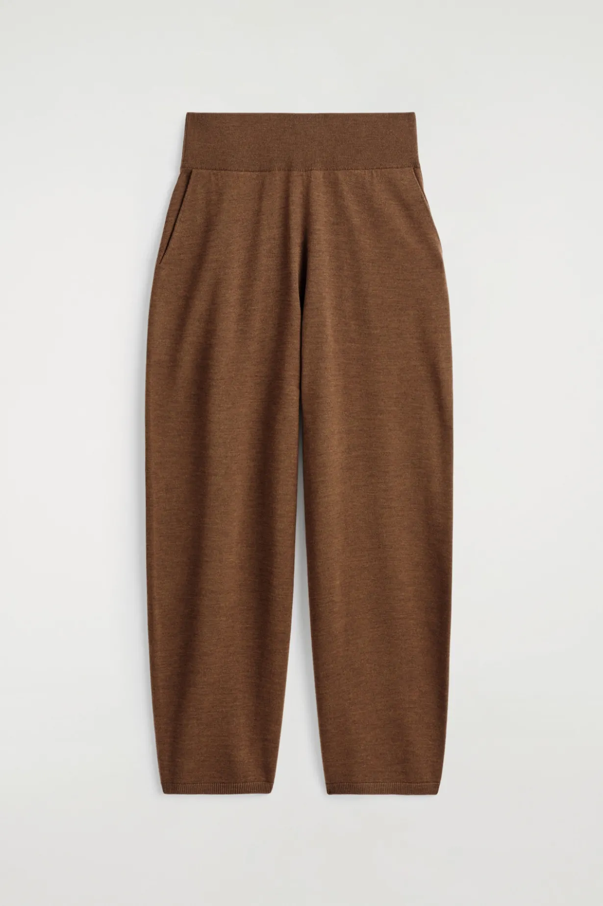 HOSE AUS MERINOWOLLE MIT BARREL-BEIN