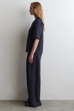 HOSE AUS MODAL MIT WEITEM BEIN
