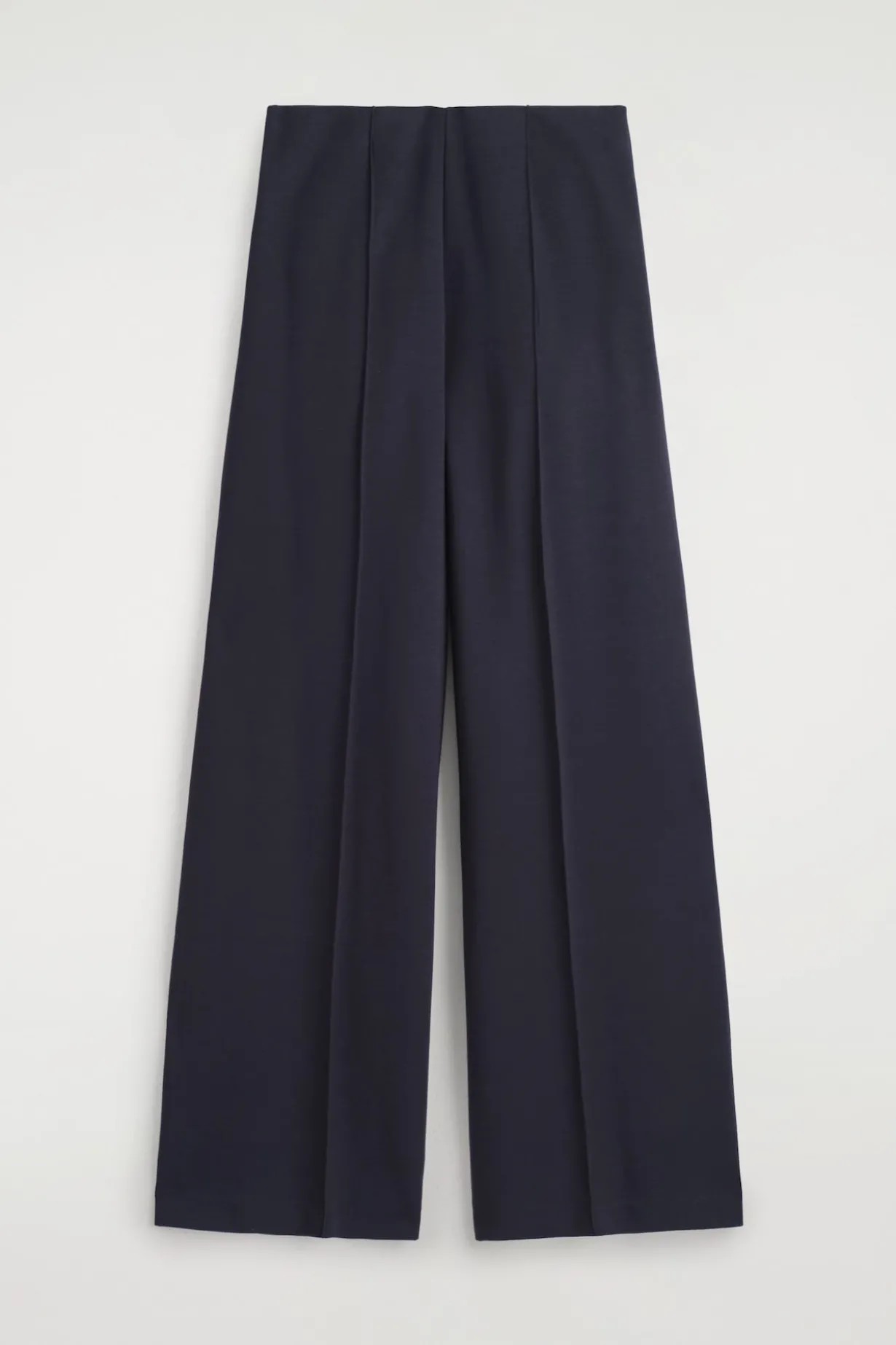 HOSE AUS MODAL MIT WEITEM BEIN
