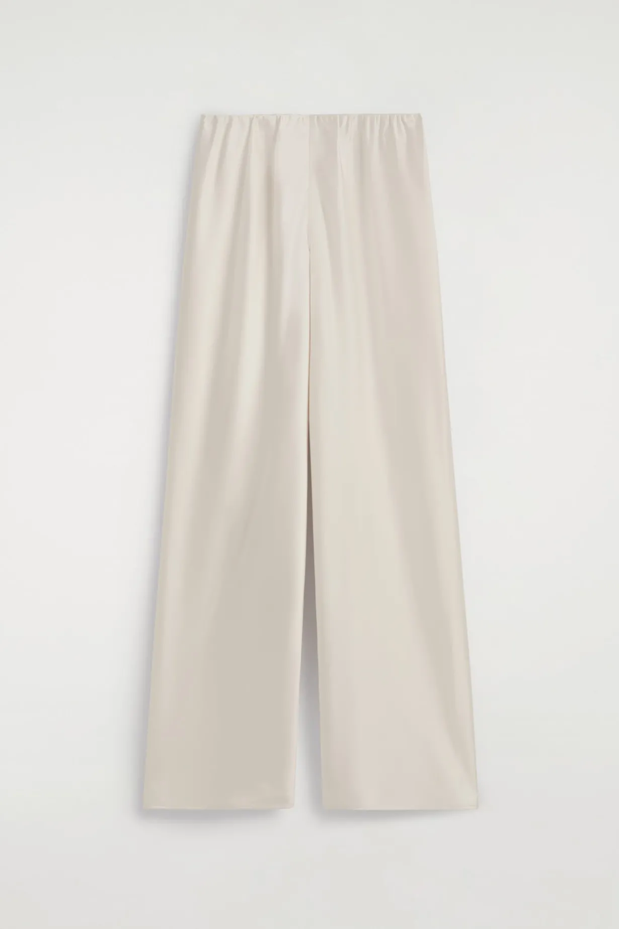 HOSE AUS SATIN MIT WEITEM BEIN