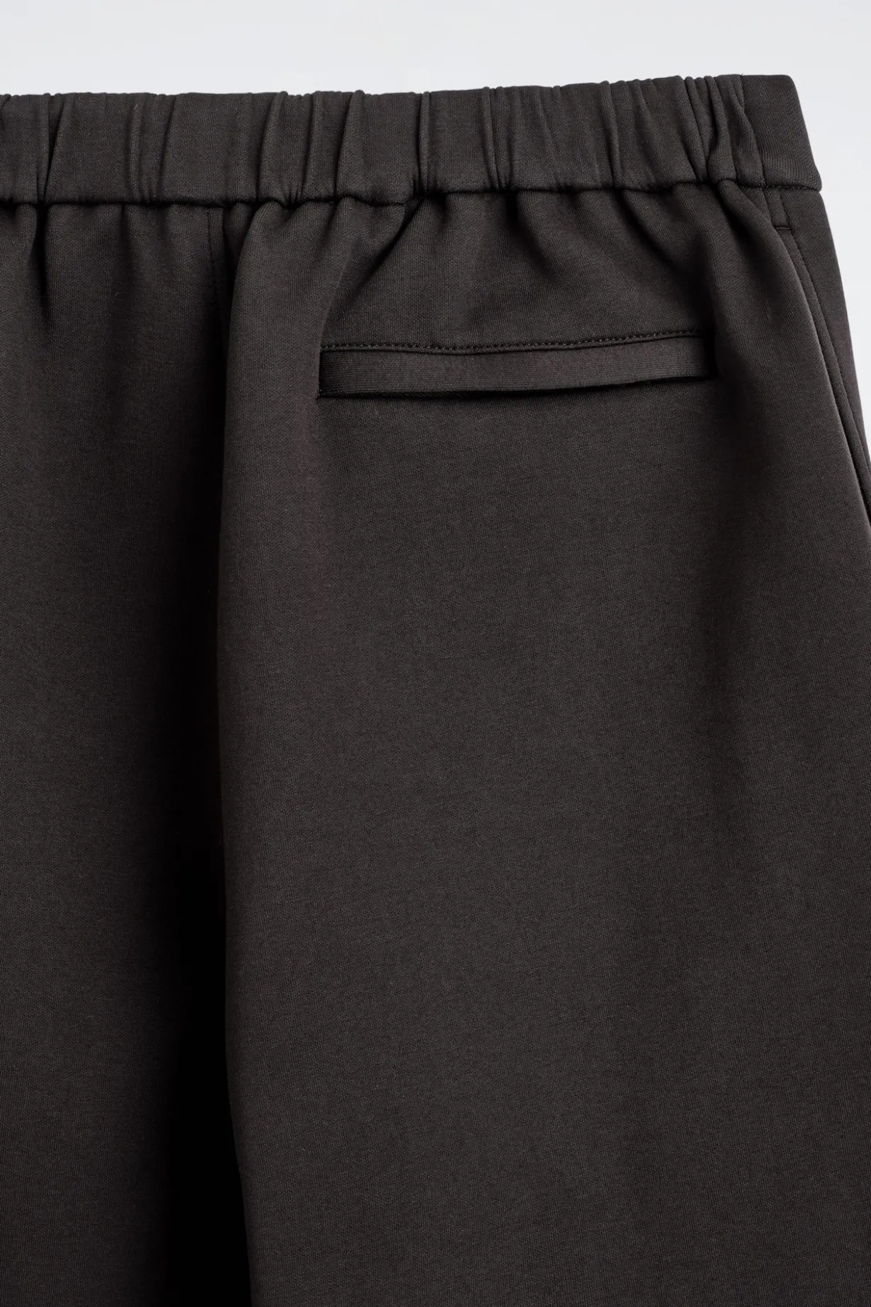 HOSE AUS SCUBA MIT GERADEM BEIN