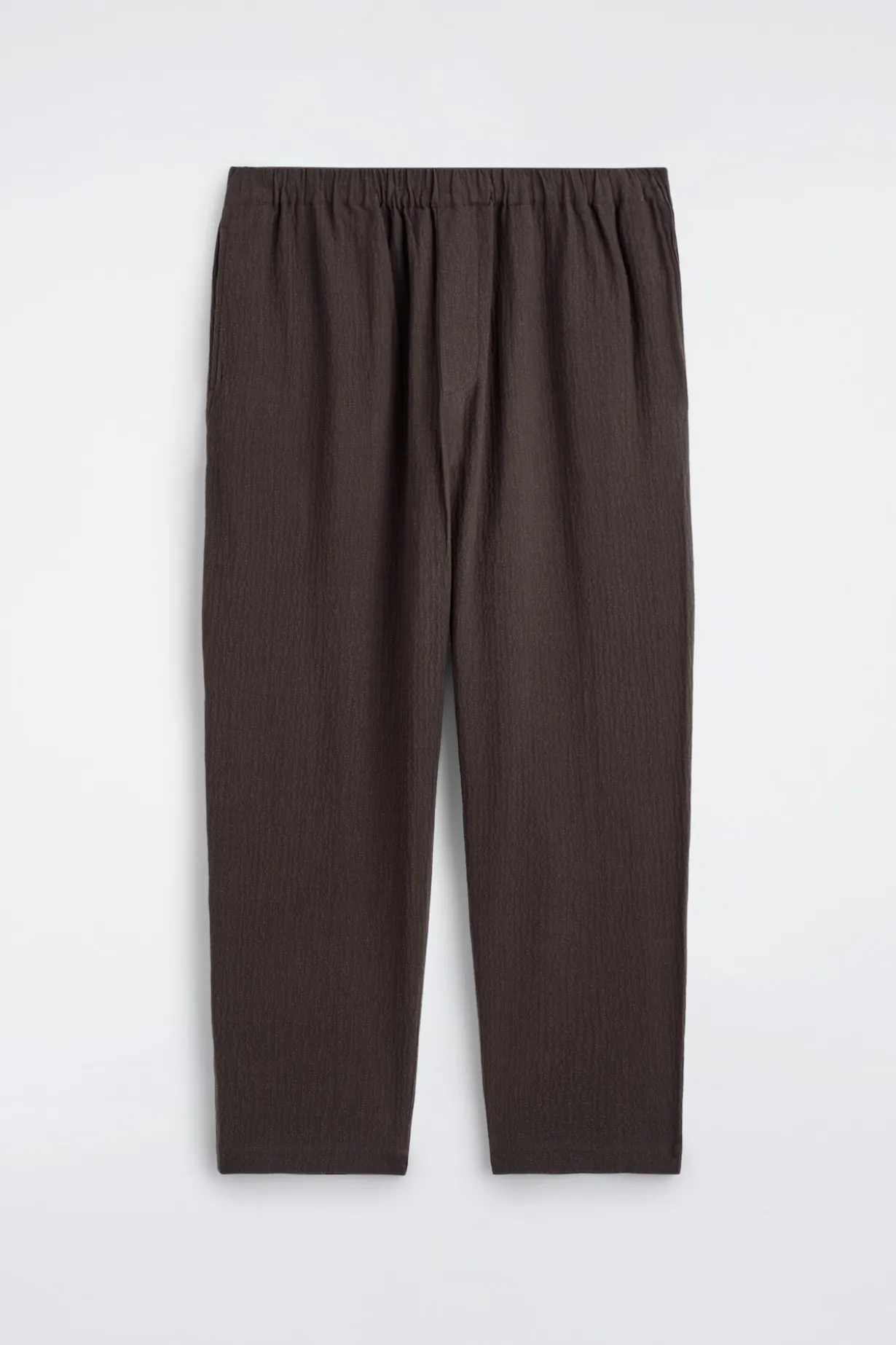HOSE AUS SEERSUCKER MIT SCHMAL ZULAUFENDEM BEIN