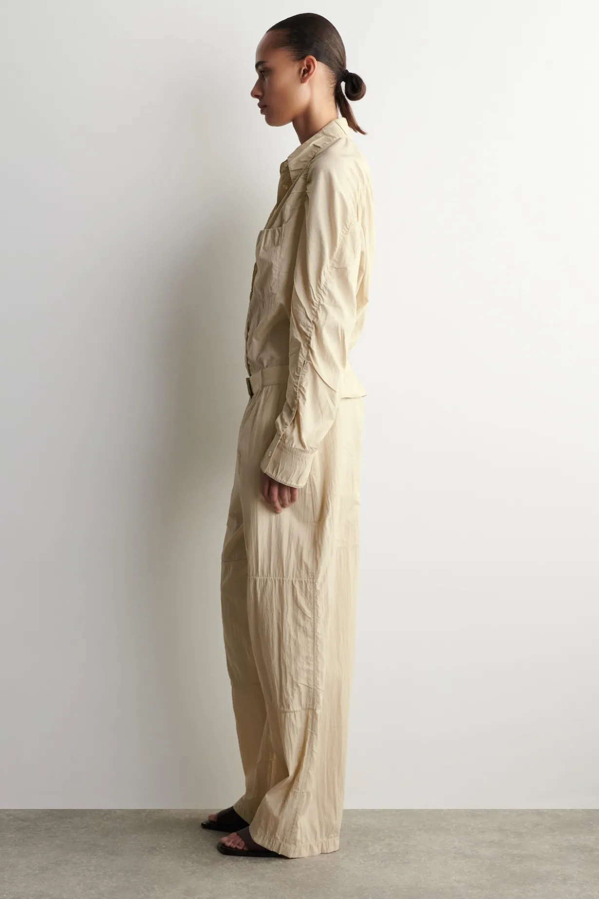 HOSE AUS SEIDE IN KNITTEROPTIK MIT GERADEM BEIN