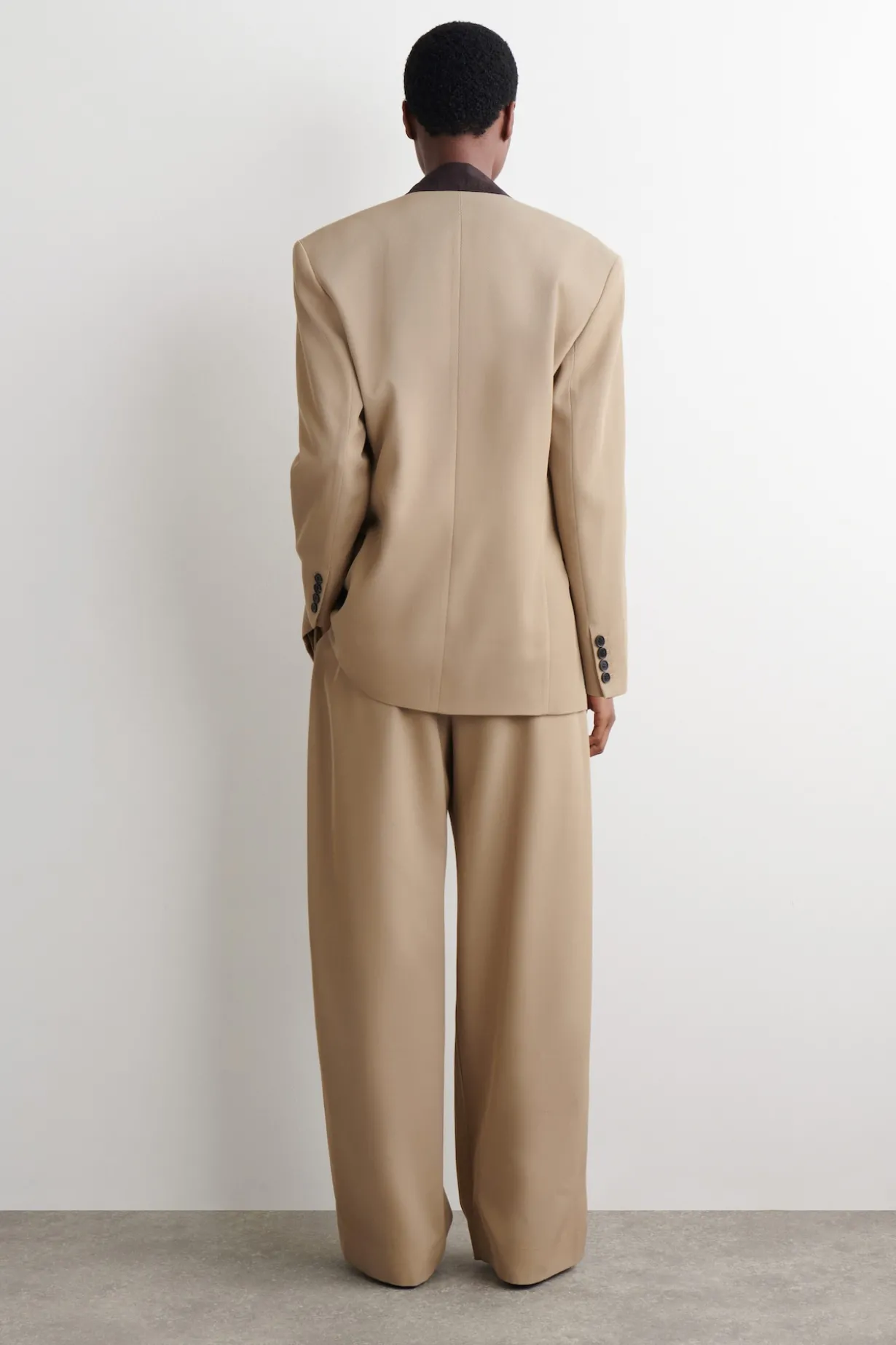 HOSE AUS TWILL MIT GERADEM BEIN