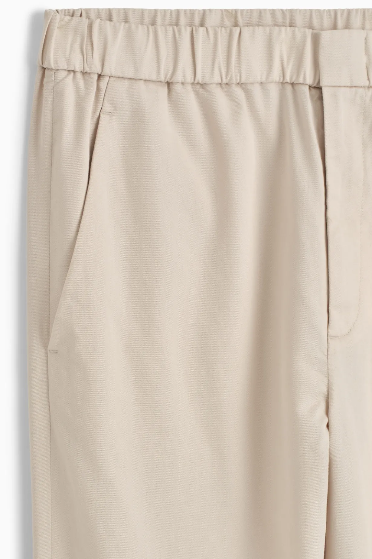 HOSE AUS TWILL MIT SCHMAL ZULAUFENDEM BEIN