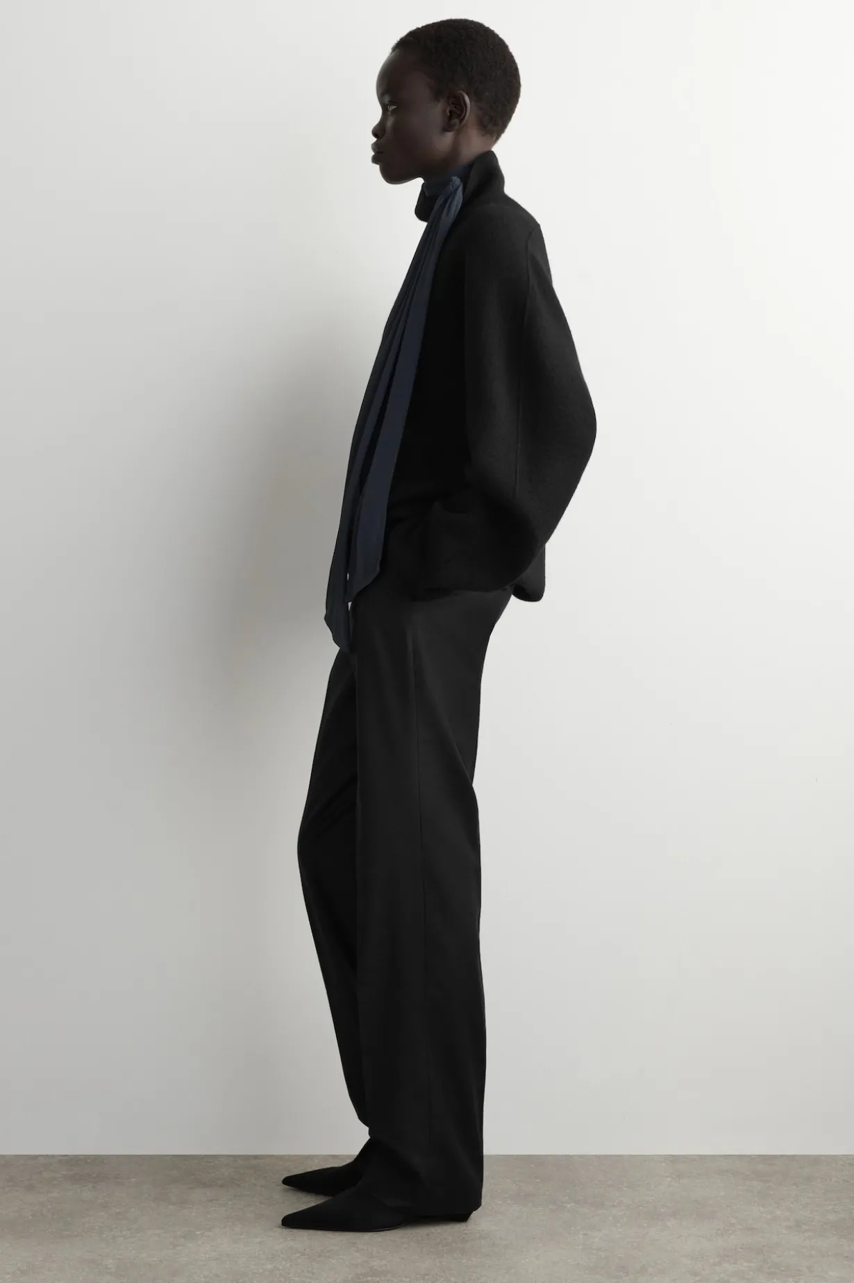 HOSE AUS WOLLFLANELL MIT GERADEM BEIN