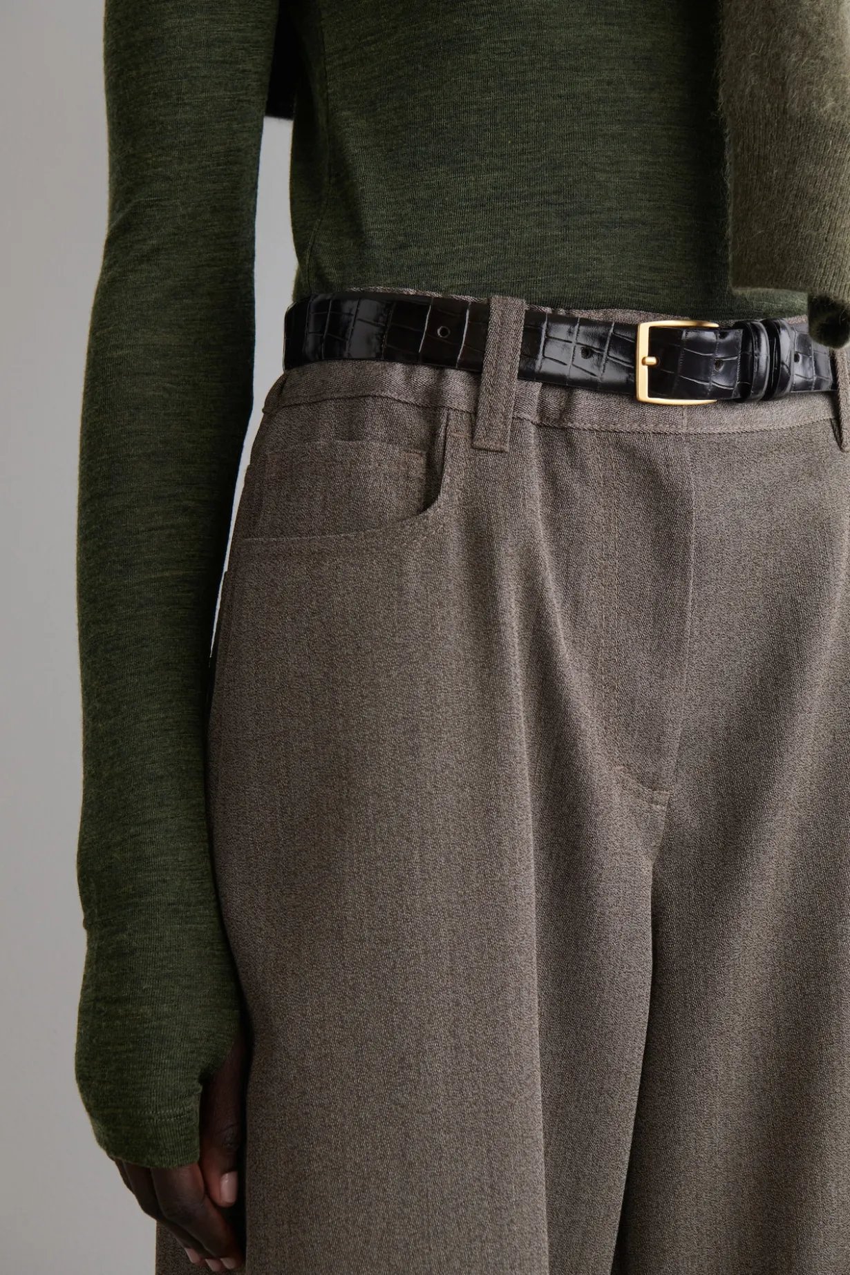 HOSE AUS WOLL-MIX MIT WEITEM BEIN