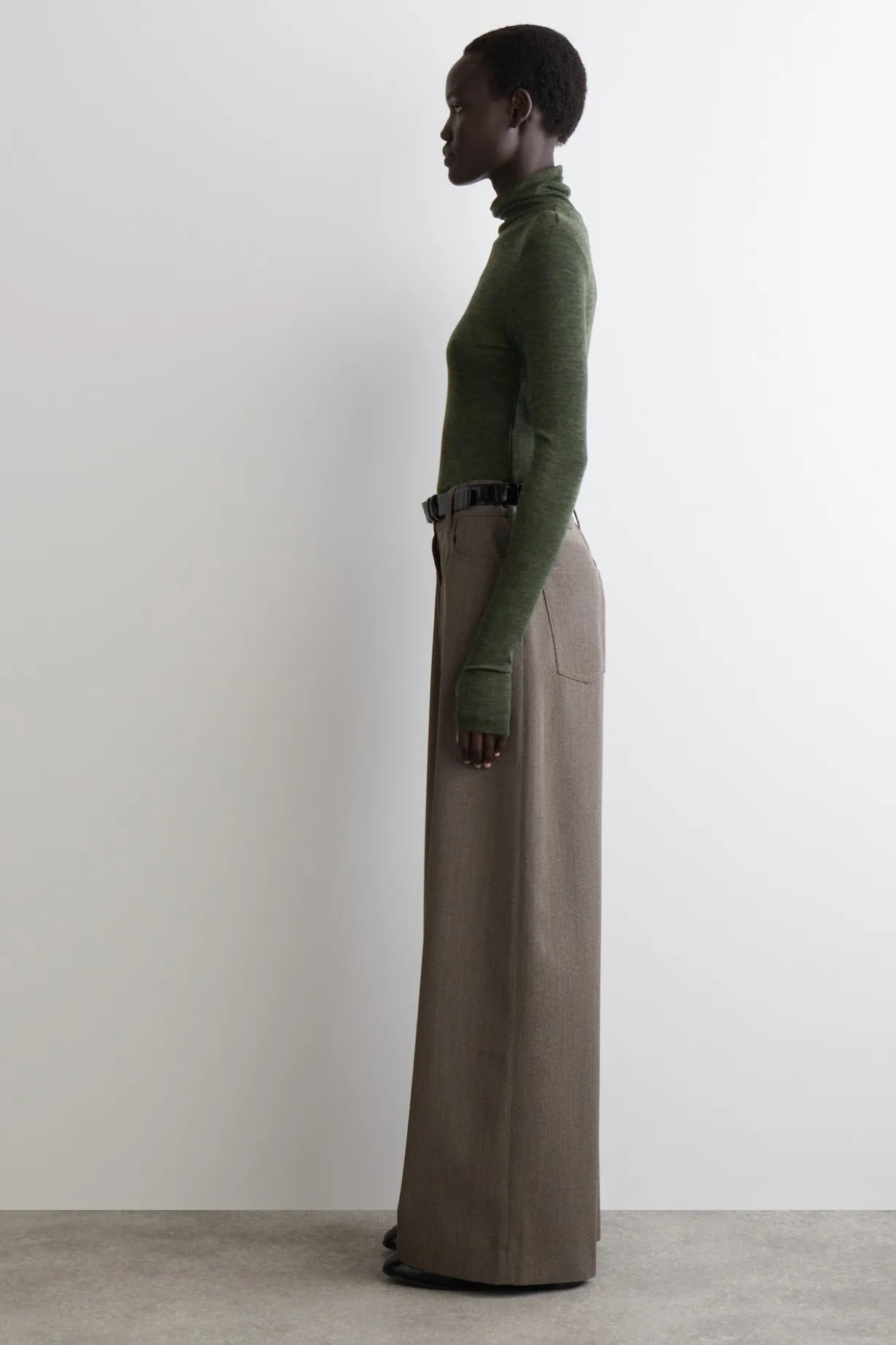 HOSE AUS WOLL-MIX MIT WEITEM BEIN
