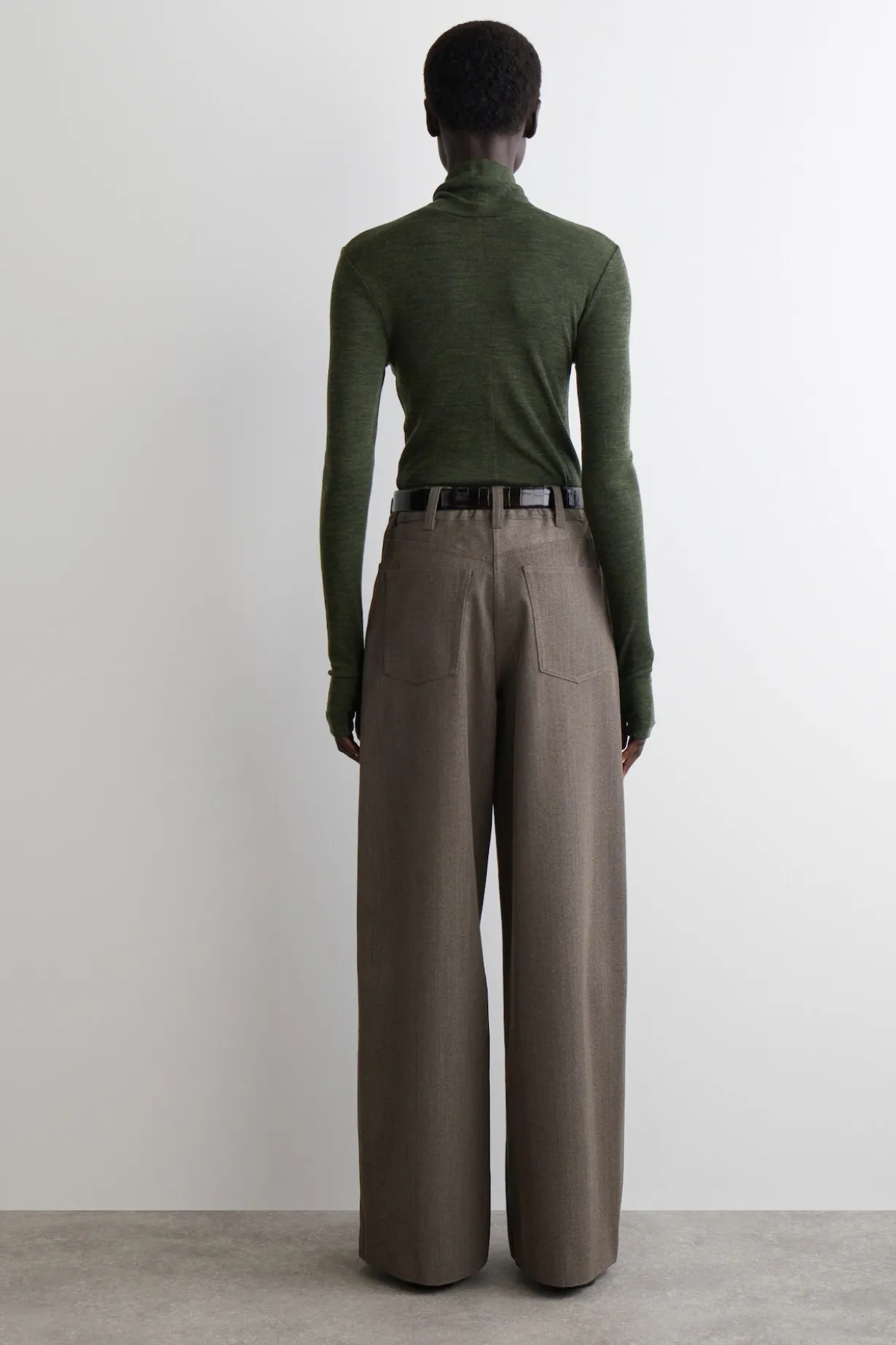 HOSE AUS WOLL-MIX MIT WEITEM BEIN