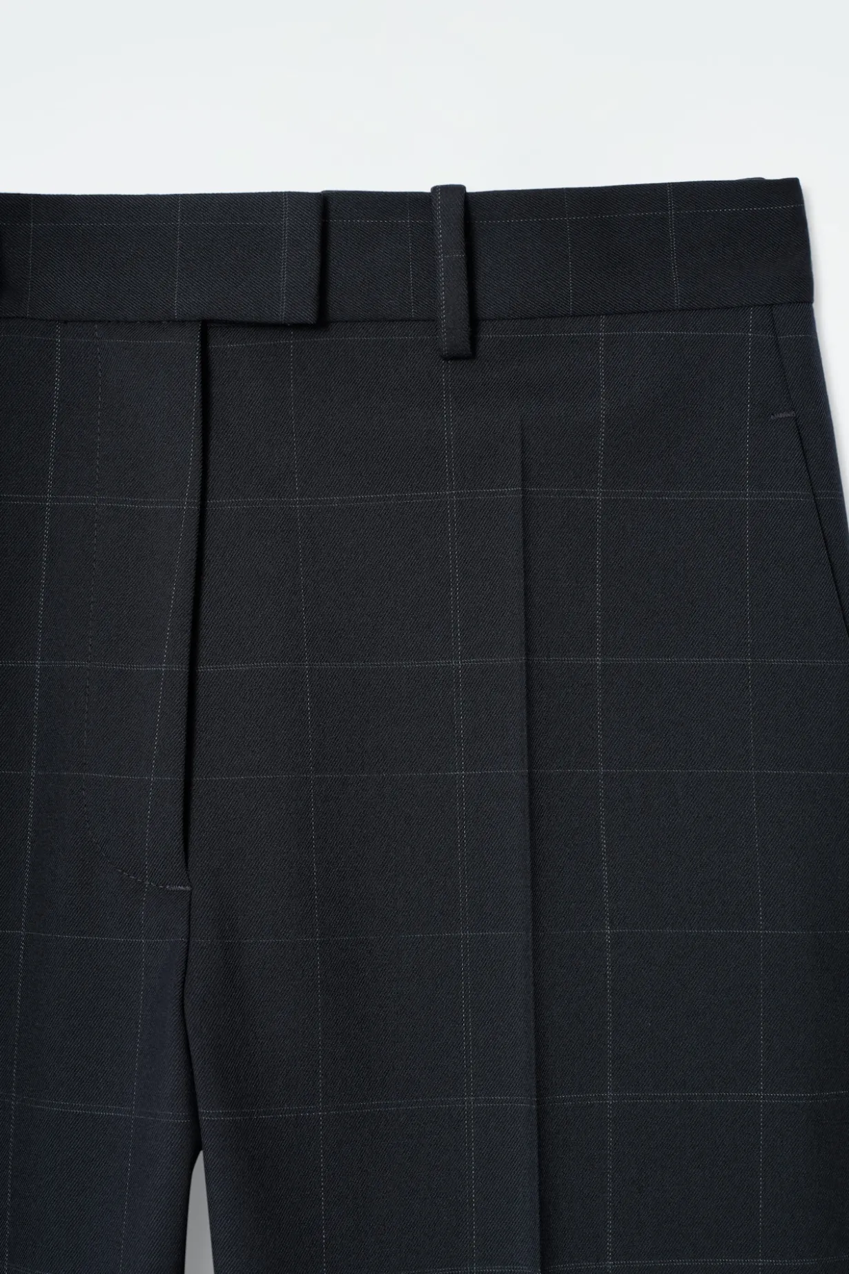 HOSE MIT GERADEM BEIN UND WINDOWPANE-KARO