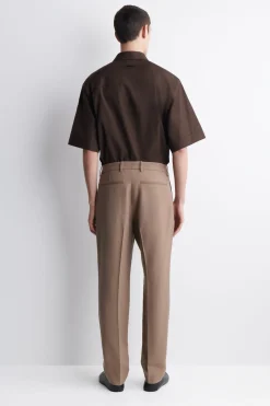 HOSE MIT SCHMALER PASSFORM AUS FLIEßENDEM TWILL