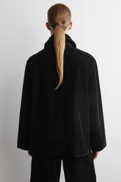 JACKE AUS BEFLOCKTEM DENIM
