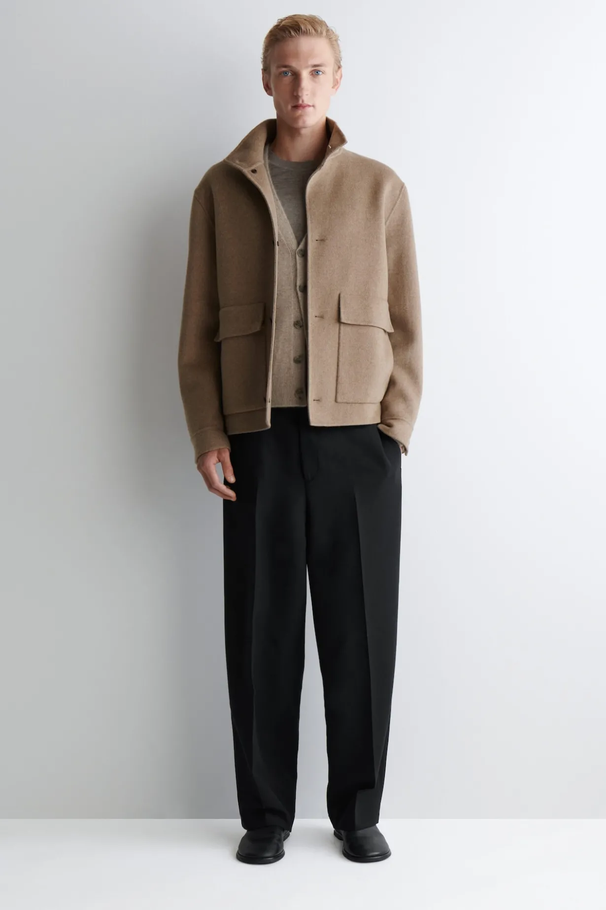 JACKE AUS DOUBLEFACE-WOLLE MIT KRAGEN