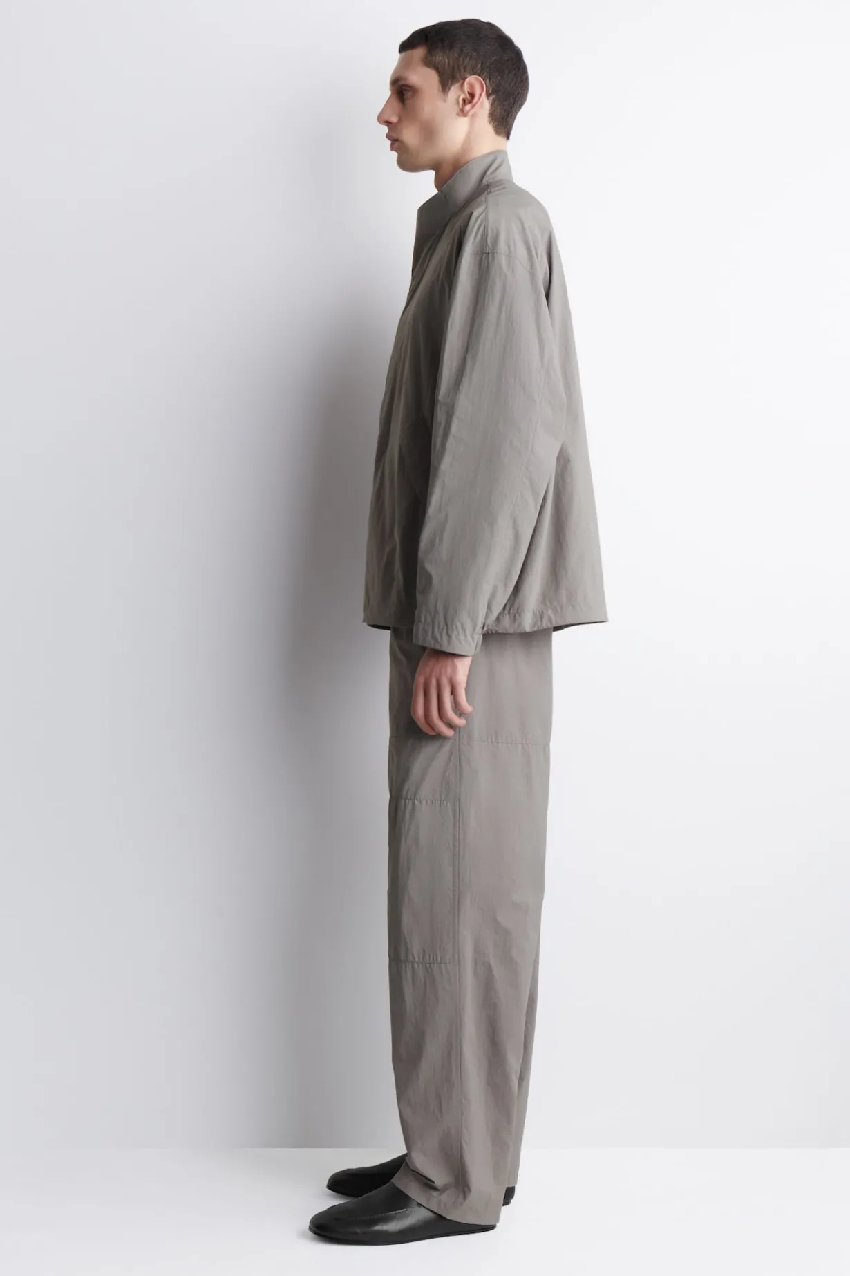JACKE AUS FUNKTIONSNYLON