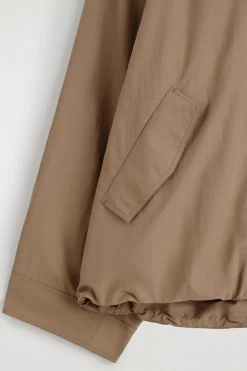 JACKE AUS NYLON MIT TRICHTERKRAGEN