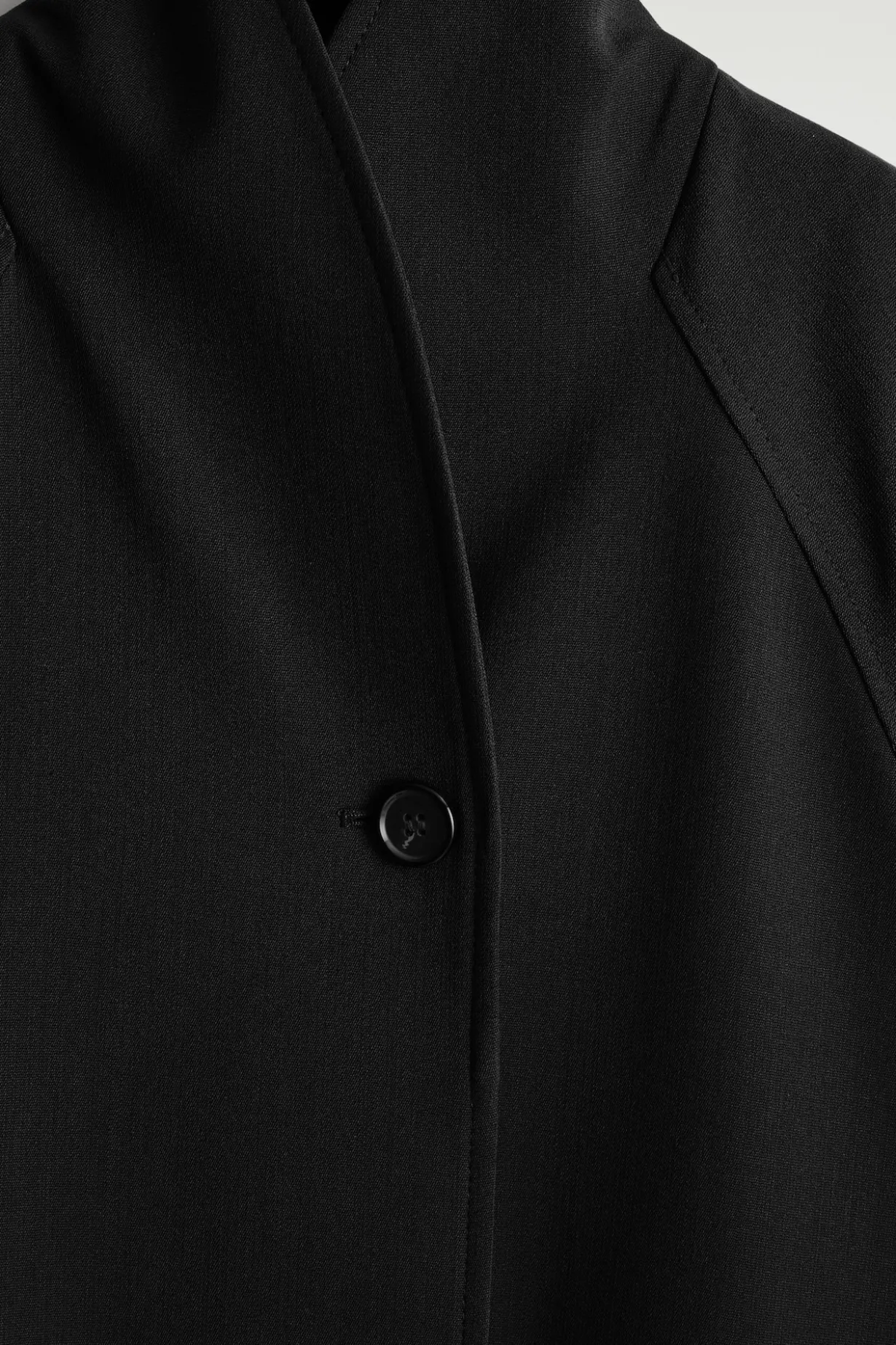 JACKE AUS WOLL-MIX MIT SCHALKRAGEN UND GÜRTEL