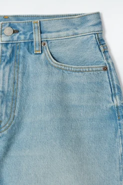 JEANSSHORTS MIT HOHEM BUND