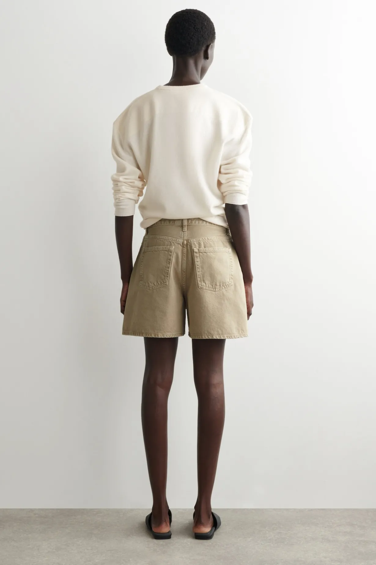 JEANSSHORTS MIT HOHEM BUND