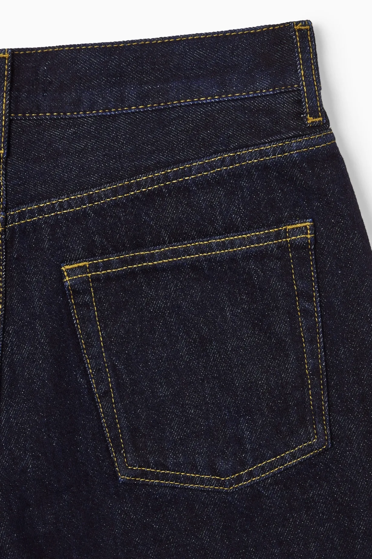 JEANSSHORTS MIT HOHEM BUND