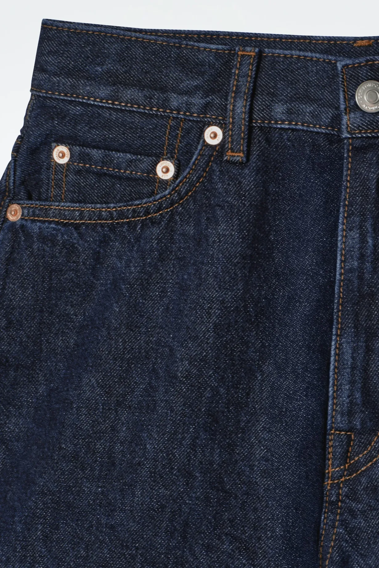 JEANSSHORTS MIT HOHEM BUND