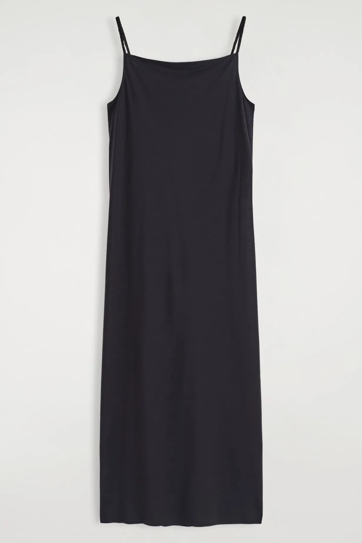 JERSEYKLEID MIT TRÄGERN UND KARREE-AUSSCHNITT