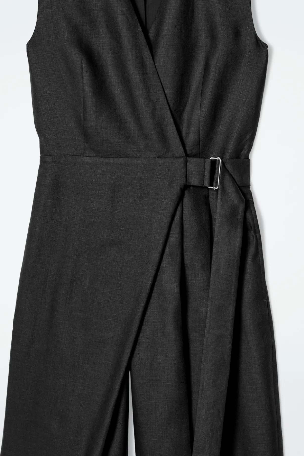 JUMPSUIT AUS LEINEN MIT WICKELFRONT