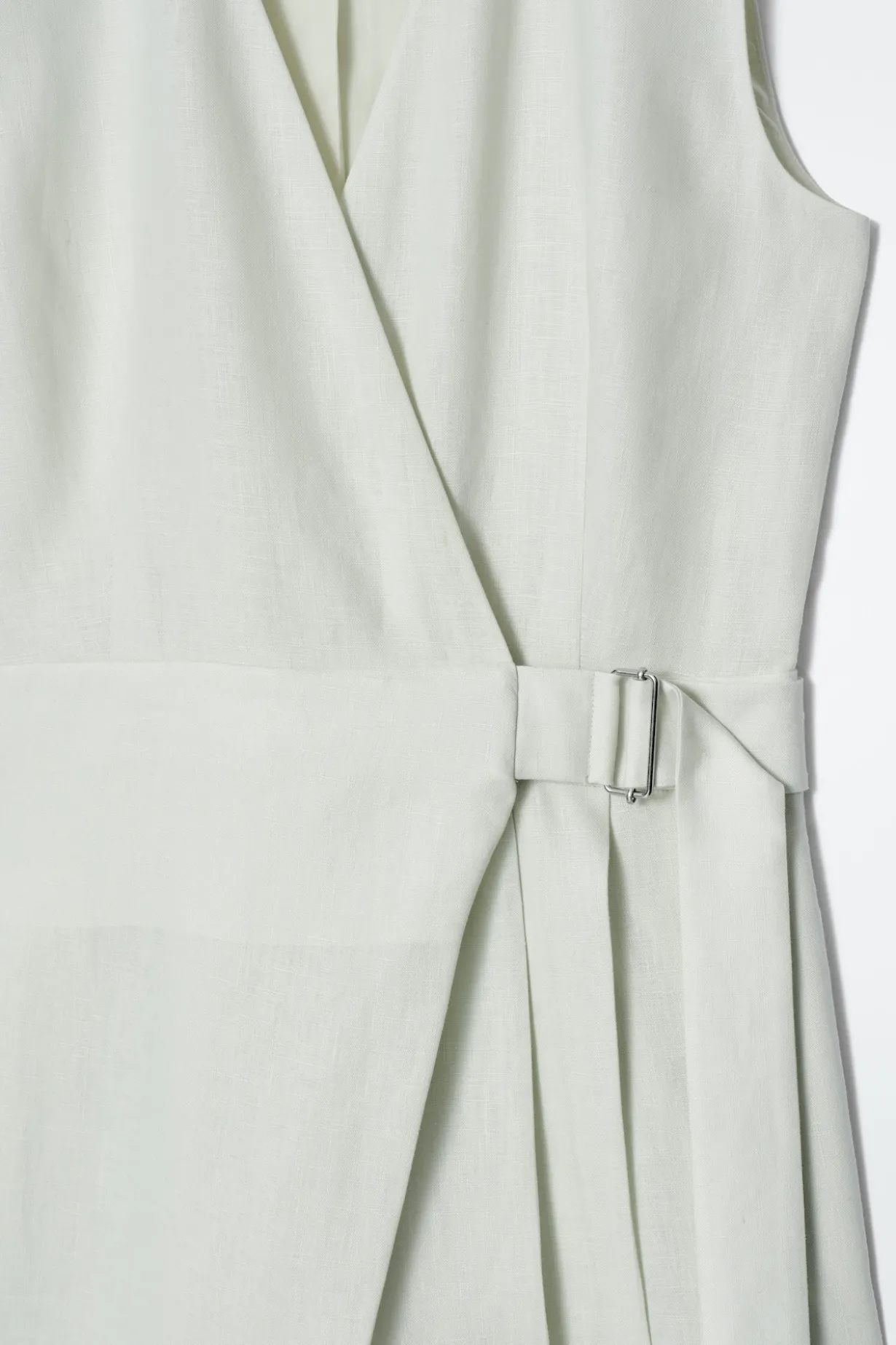 JUMPSUIT AUS LEINEN MIT WICKELFRONT