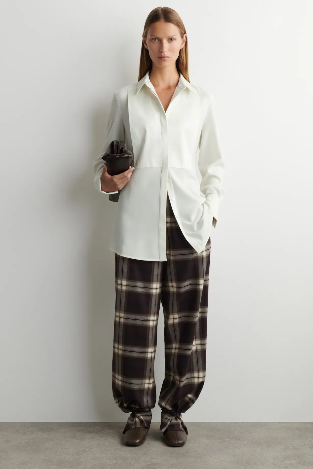 KARIERTE HOSE MIT BARREL-BEIN