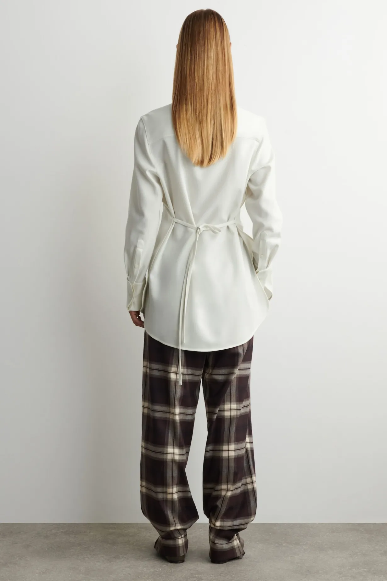 KARIERTE HOSE MIT BARREL-BEIN