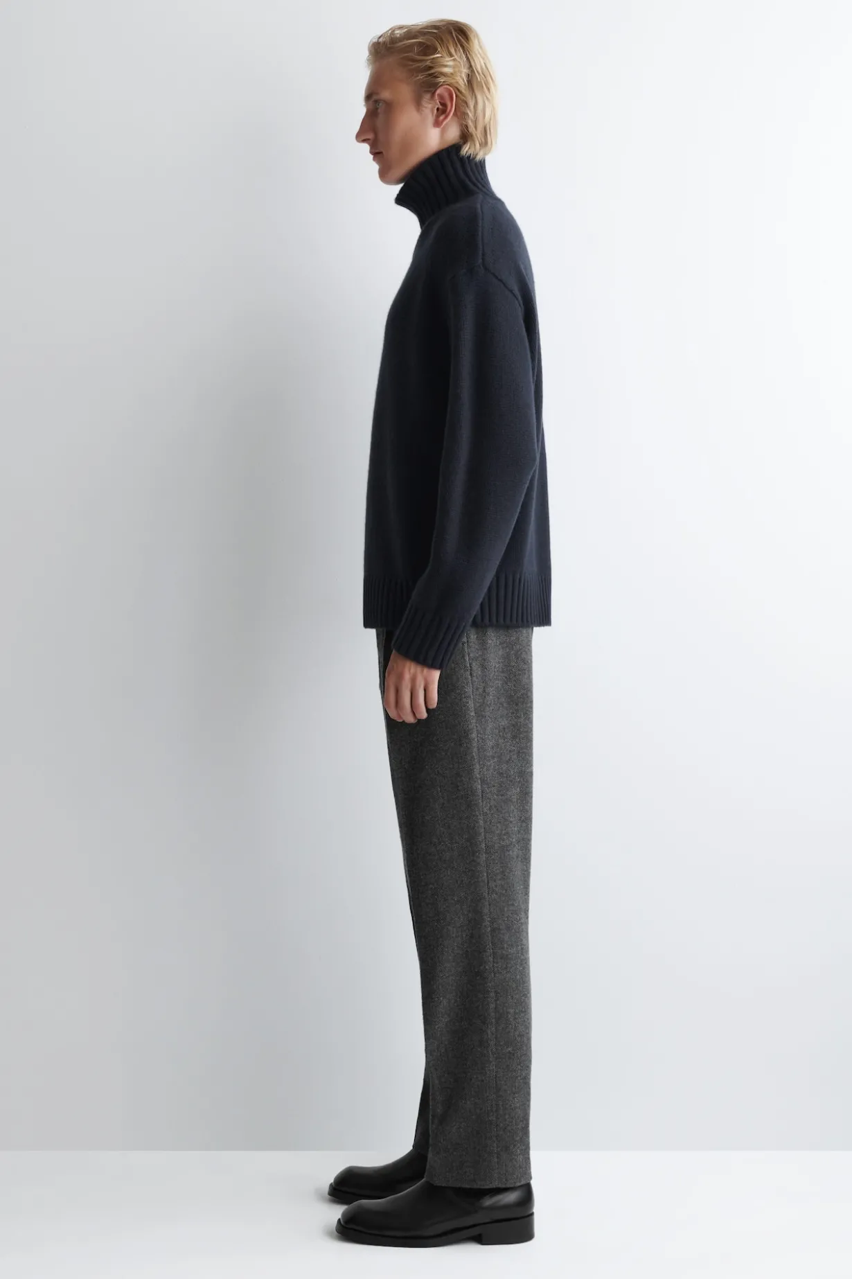 KASCHMIRPULLOVER MIT HOHEM KRAGEN