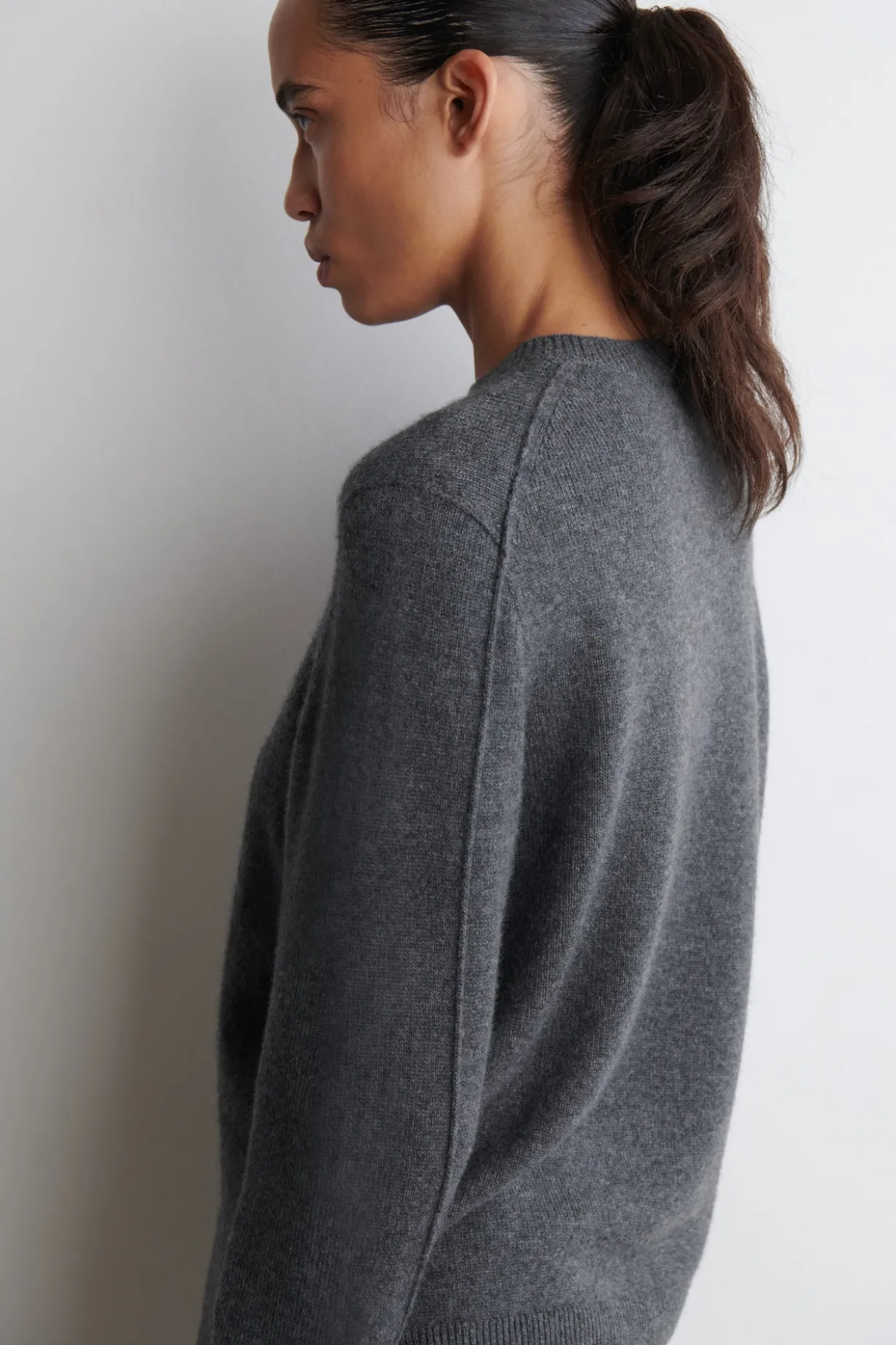 KASCHMIRPULLOVER MIT RUNDHALSAUSSCHNITT