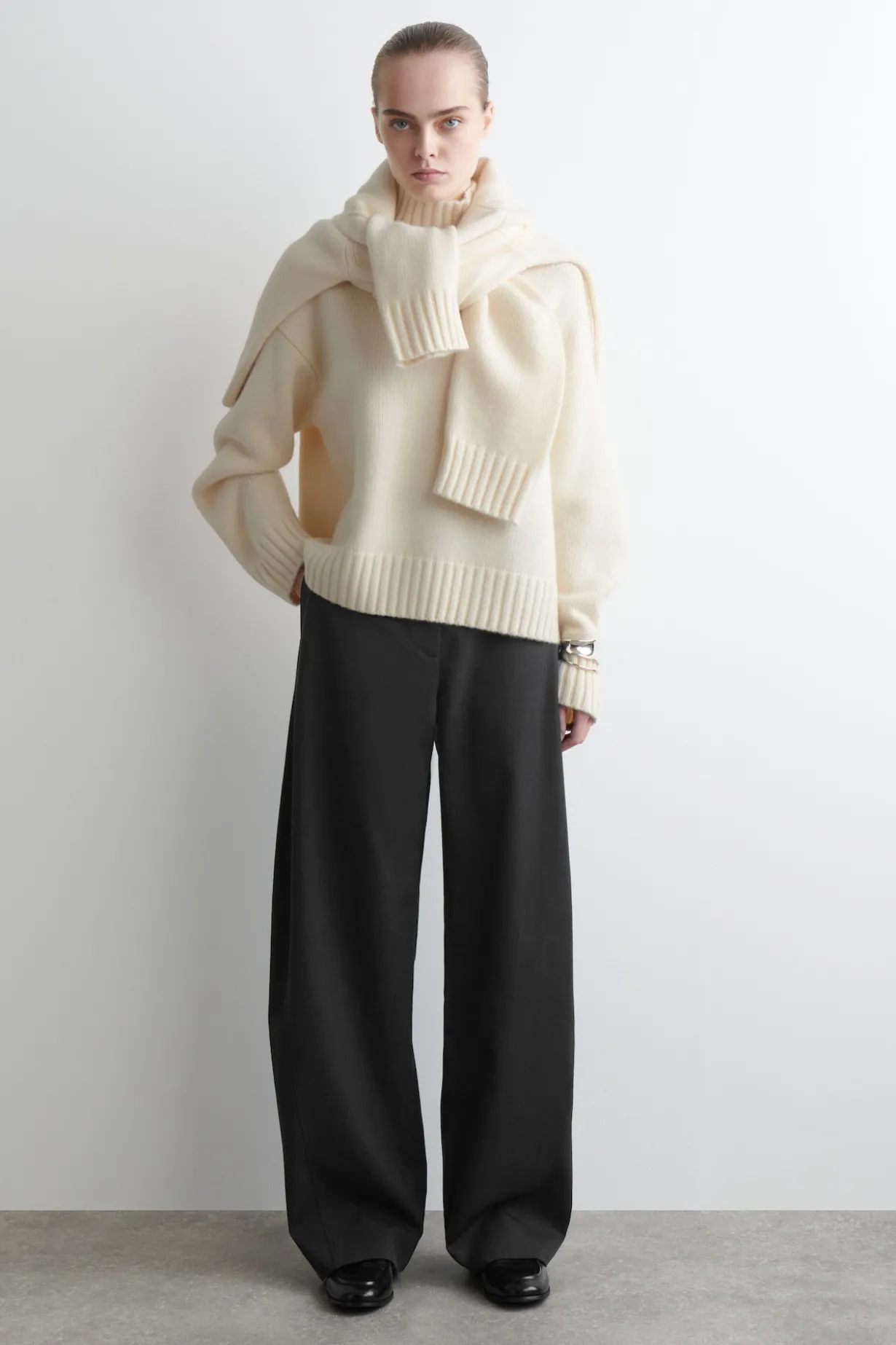 KASCHMIRPULLOVER MIT TRICHTERKRAGEN