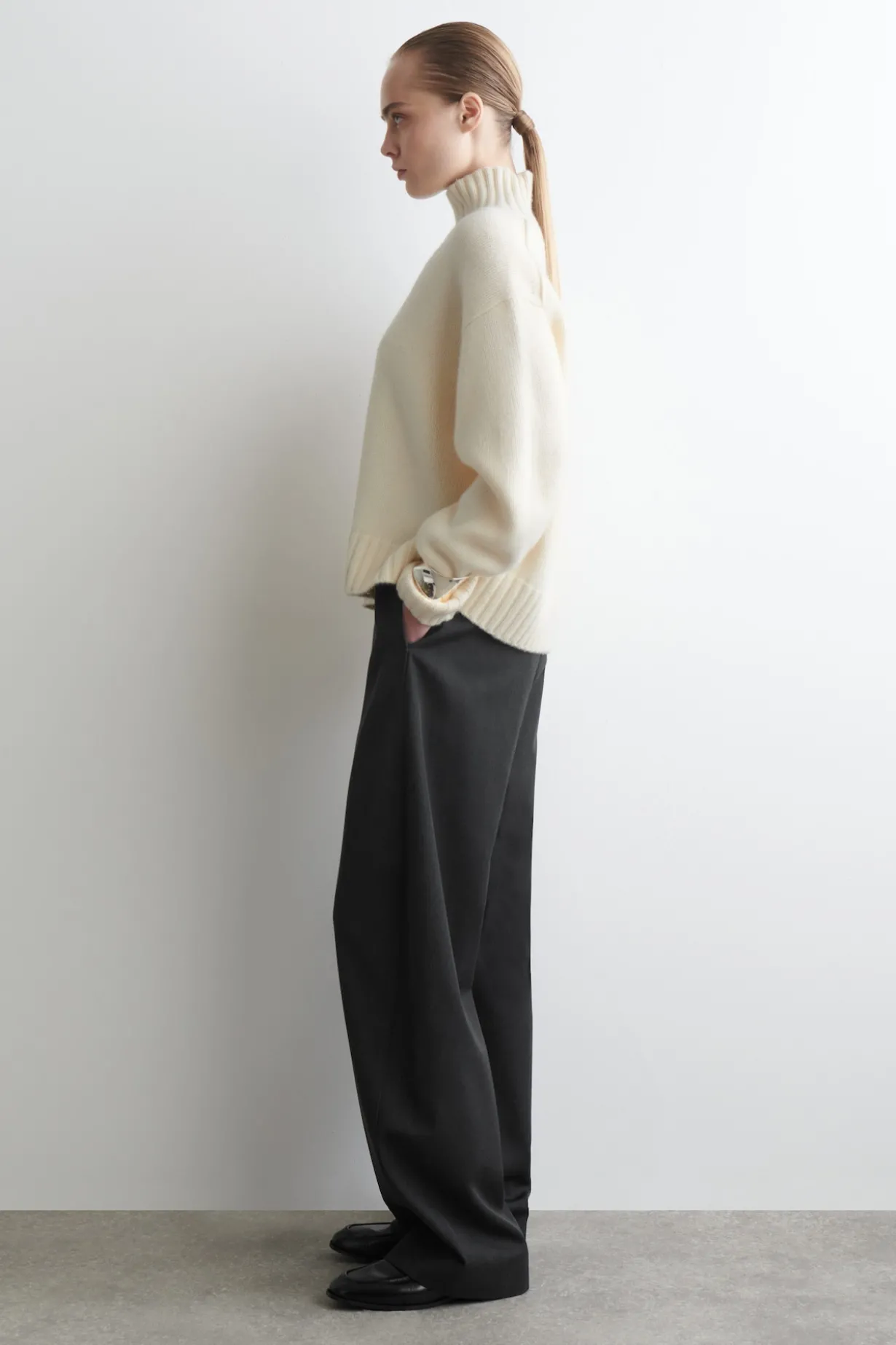 KASCHMIRPULLOVER MIT TRICHTERKRAGEN