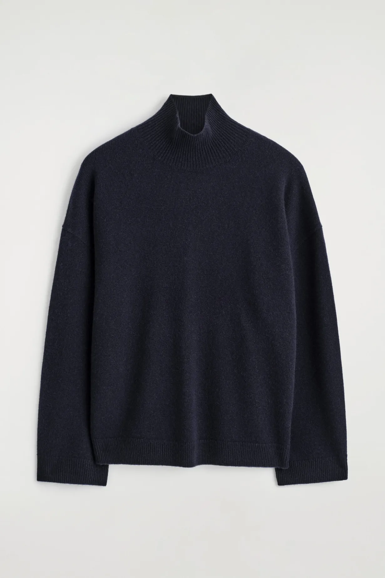 KASCHMIRPULLOVER MIT TRICHTERKRAGEN