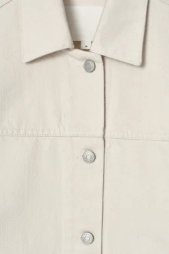 KASTENFÖRMIGE JEANSJACKE