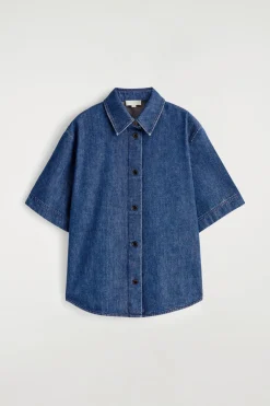 KASTENFÖRMIGES JEANSHEMD MIT KURZEN ÄRMELN