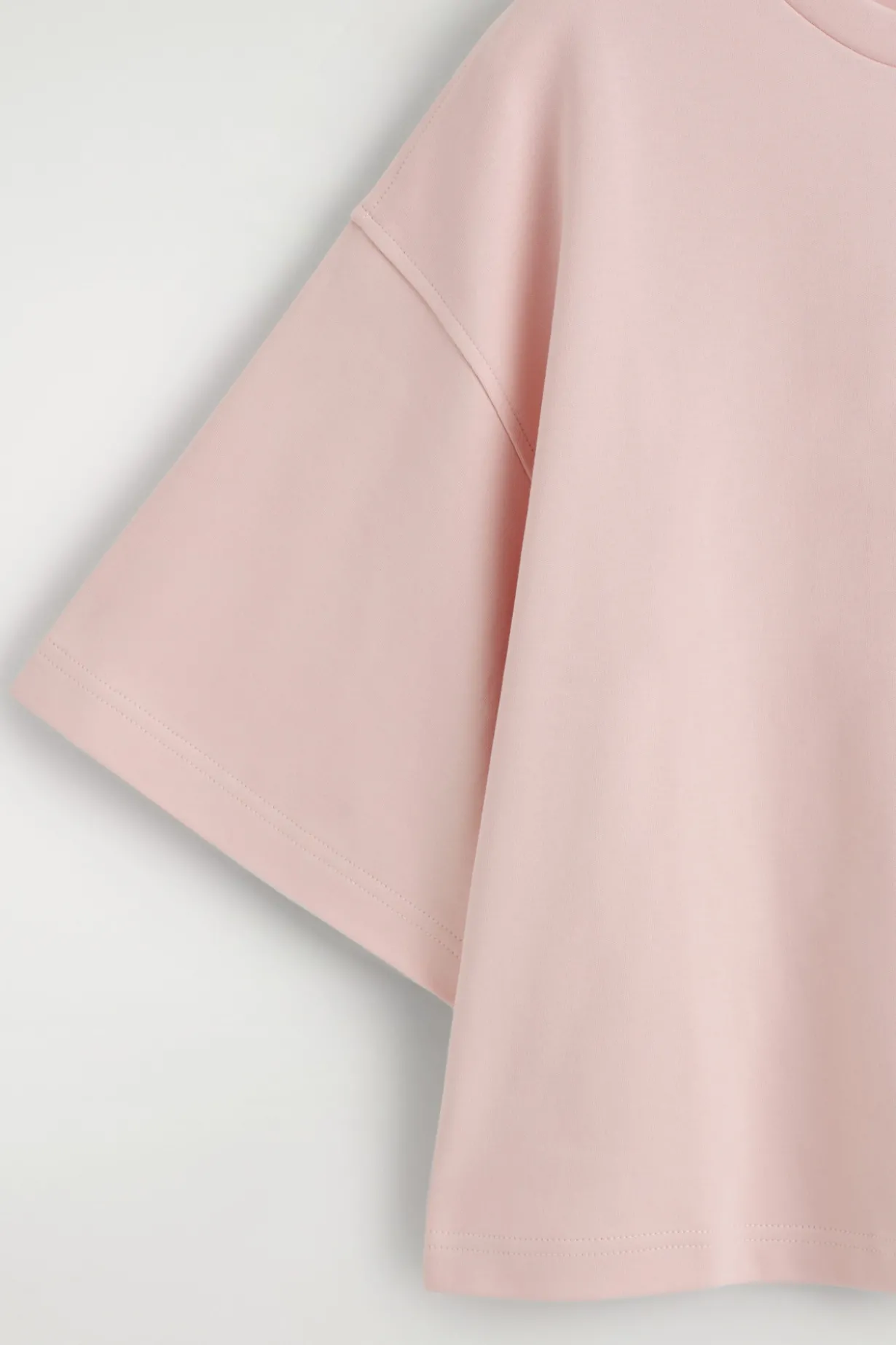 KASTENFÖRMIGES OVERSIZED-T-SHIRT AUS BAUMWOLLE