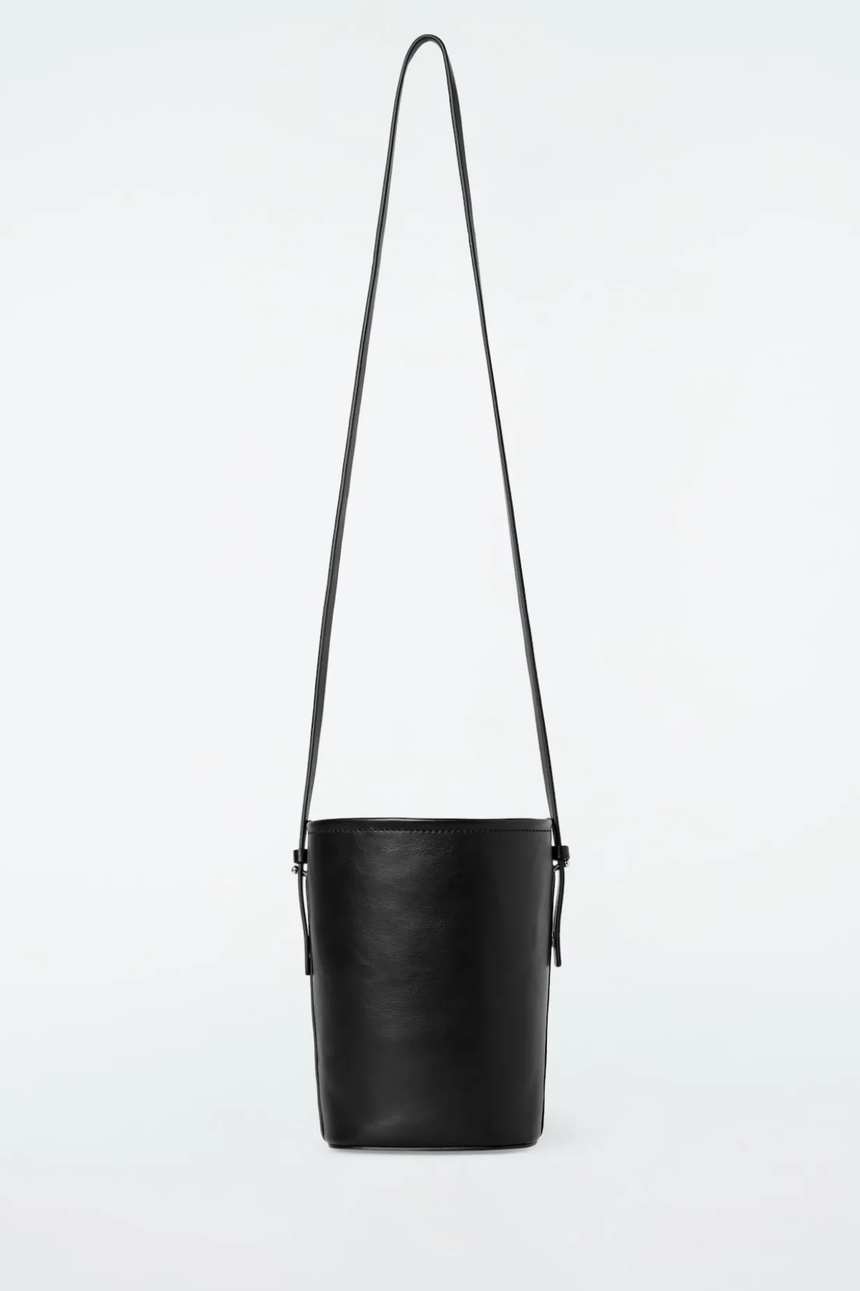 KLEINE BEUTELTASCHE - LEDER
