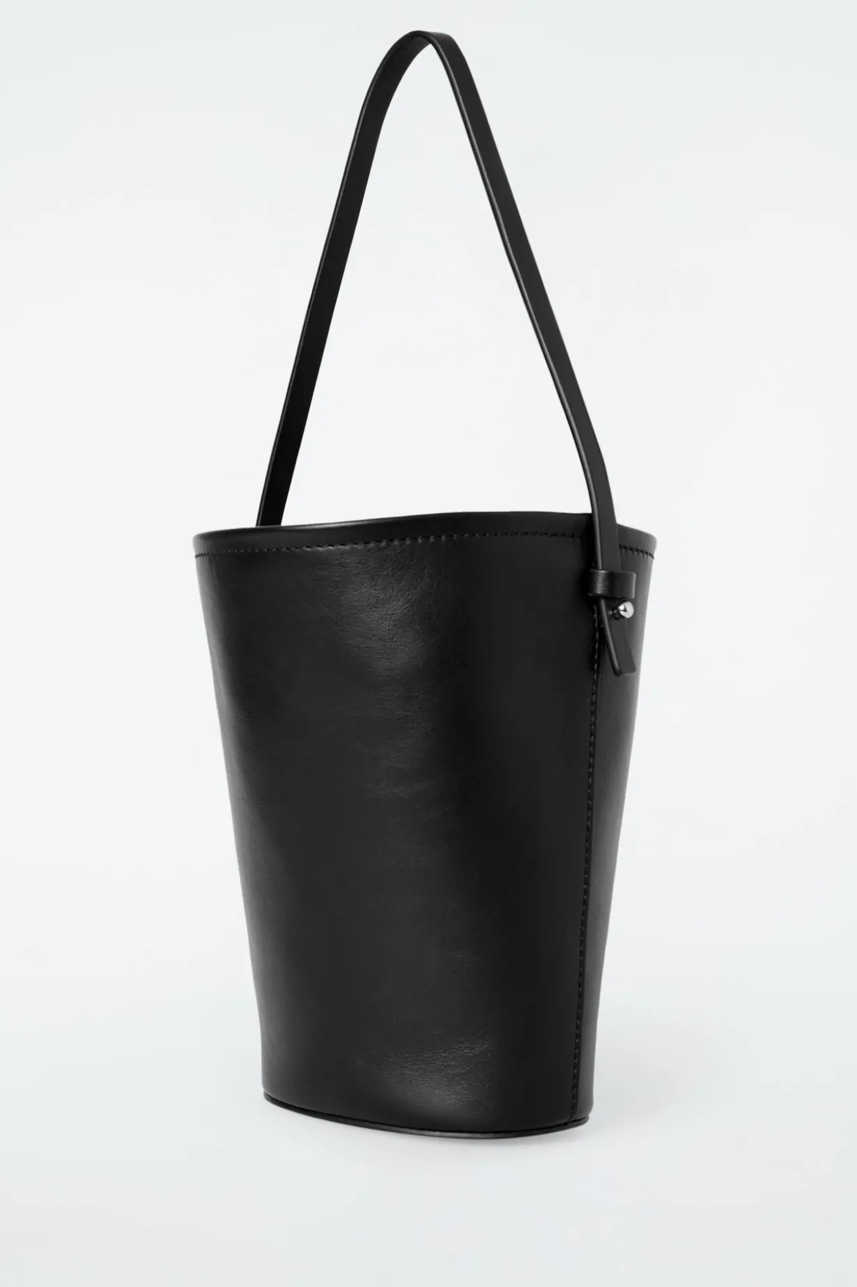 KLEINE BEUTELTASCHE - LEDER