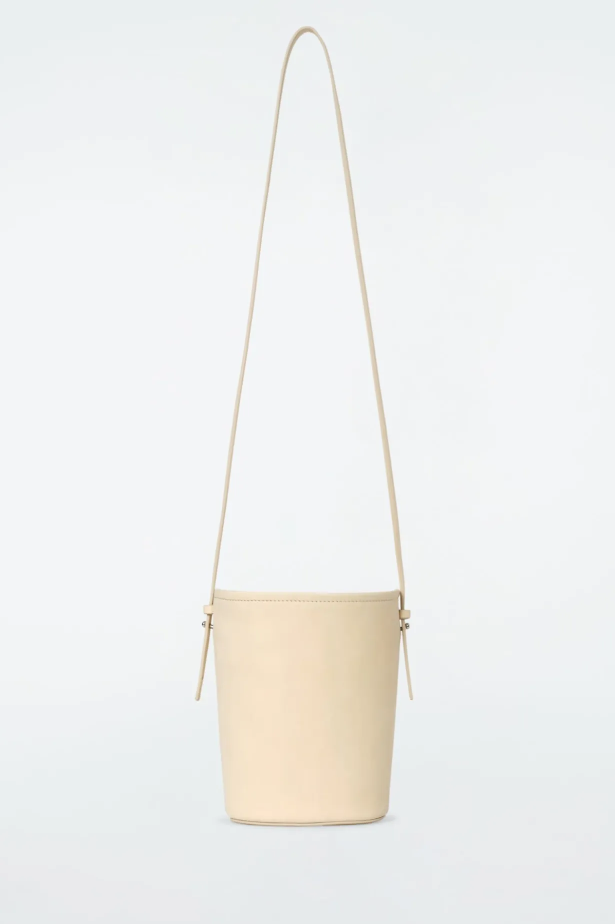 KLEINE BEUTELTASCHE - NUBUKLEDER
