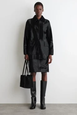 KNIEHOHE STIEFEL AUS LEDER MIT ABSATZ