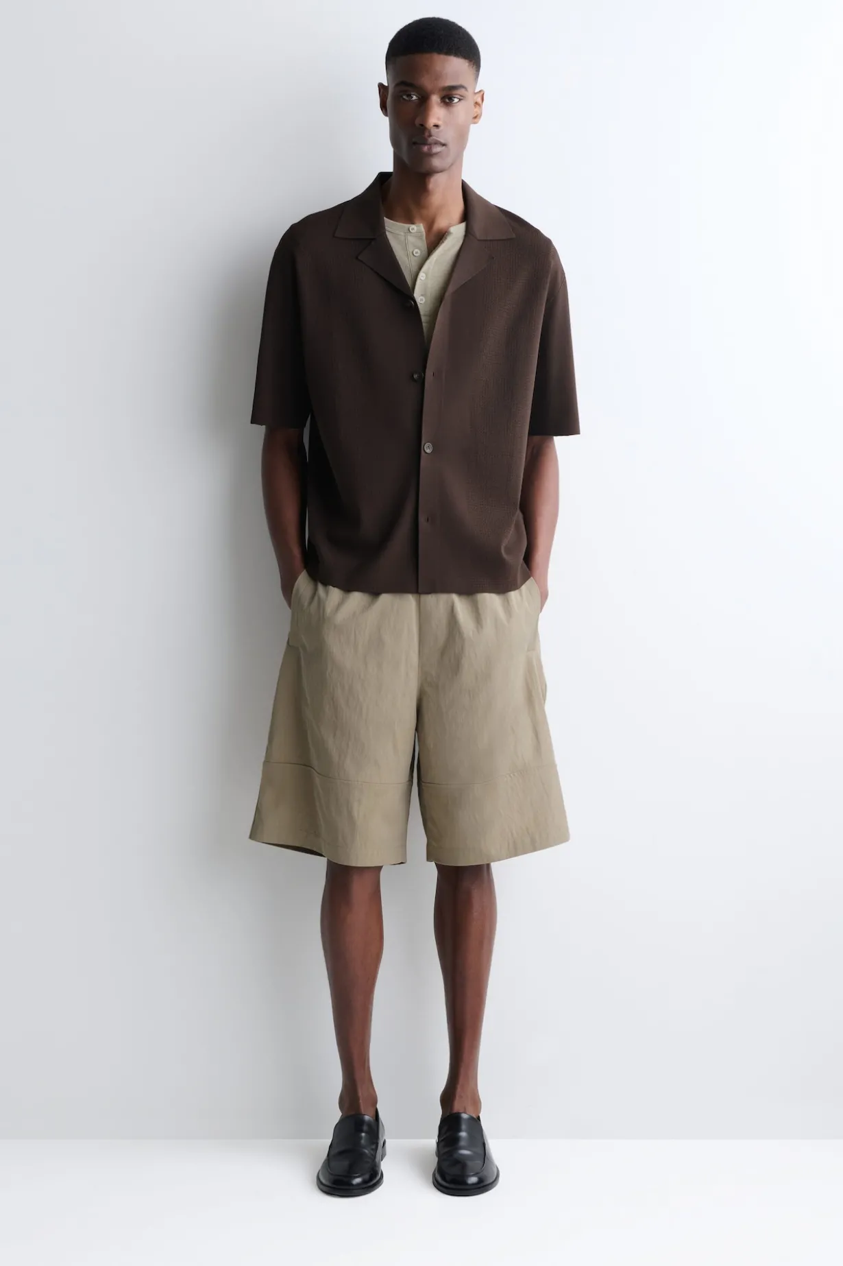 KNIELANGE SHORTS AUS BAUMWOLLE
