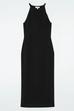 KONTURIERTES STRICKKLEID IN MIDILÄNGE