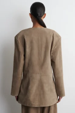KRAGENLOSER BLAZER AUS VELOURSLEDER