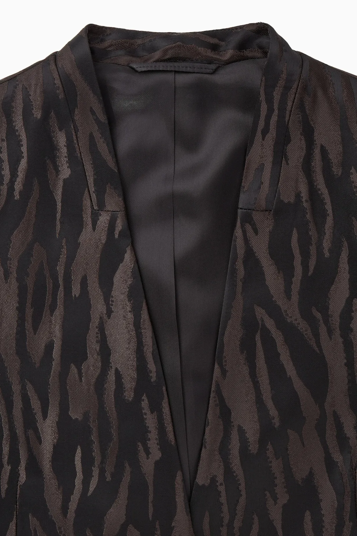 KRAGENLOSER LOCKERER BLAZER MIT ZEBRAMUSTER