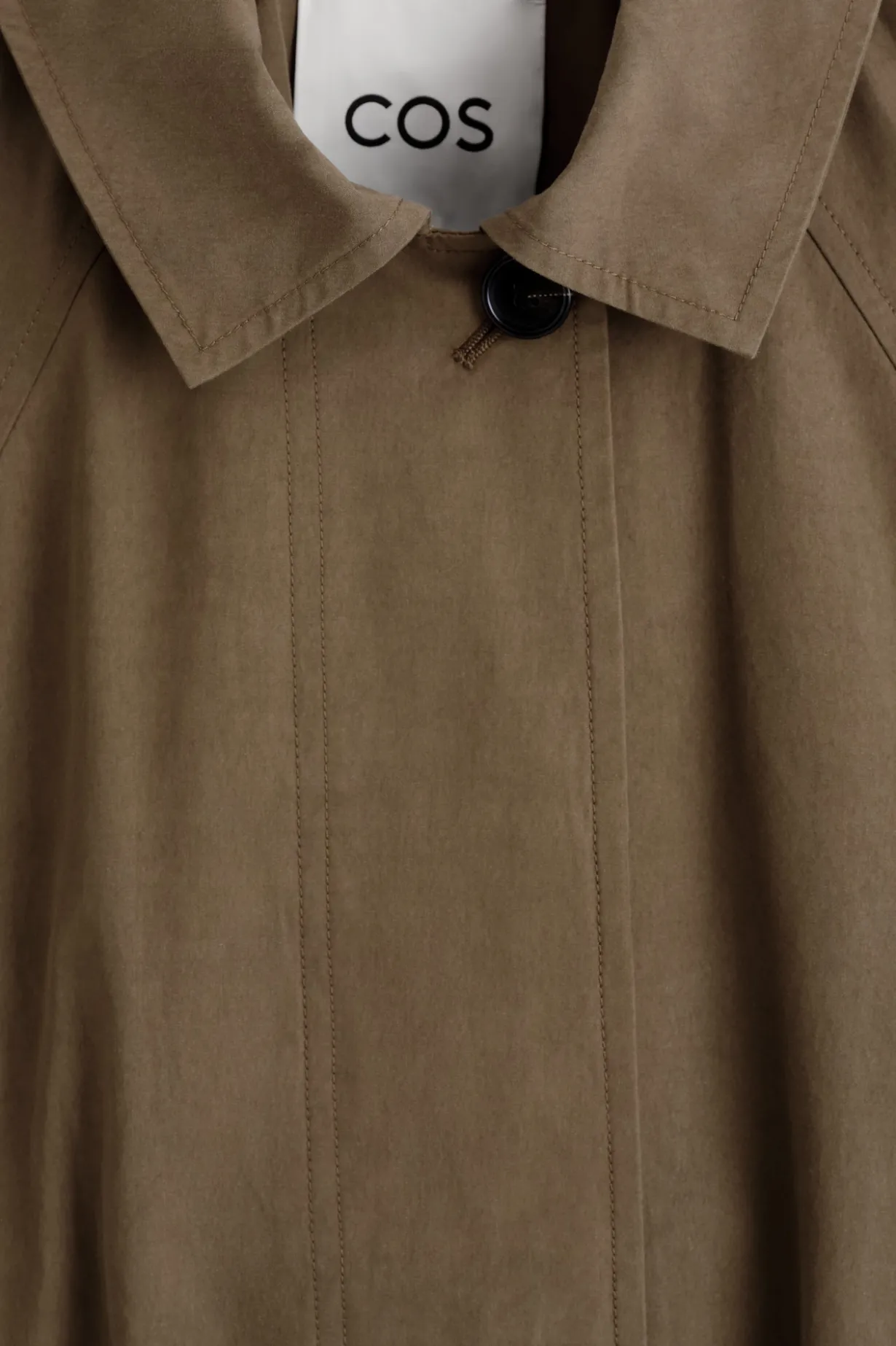 KURZER TRENCHCOAT AUS BAUMWOLLE MIT GÜRTEL
