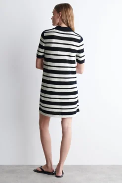 KURZES POLOKLEID MIT LOCHSTRICKMUSTER