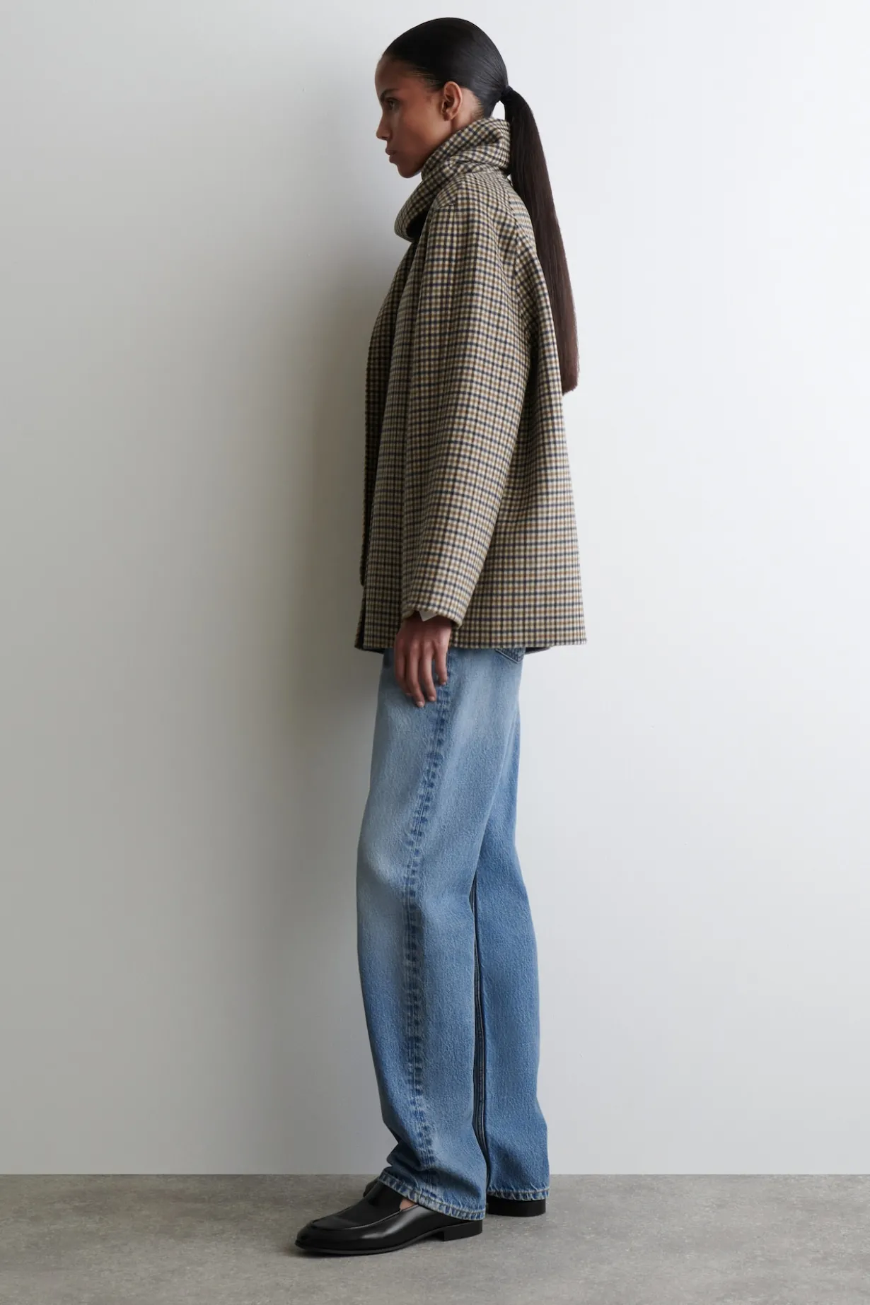 KURZJACKE AUS DOUBLEFACE-WOLLE MIT SCHAL
